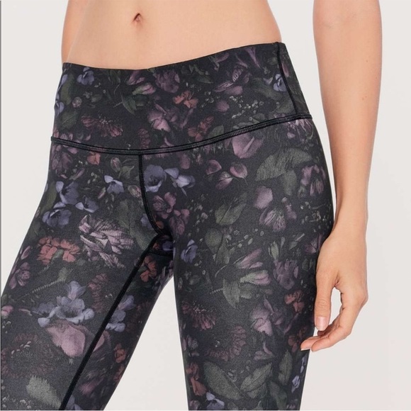 Lululemon Wunder Under Low-Rise Tight 28" | Frozen Flourish Multi | Size 8 - Picture 1 of 8
